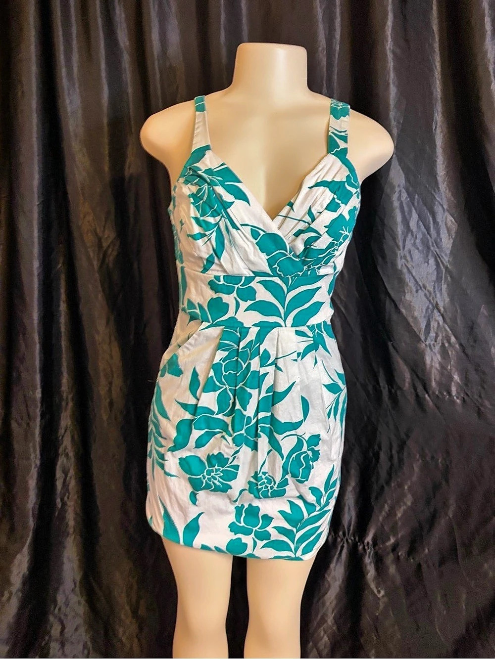 Ruby Rox Floral Mini Dress in White & Green Size Small Like New